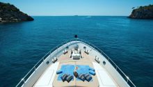 Aurora boat front deck